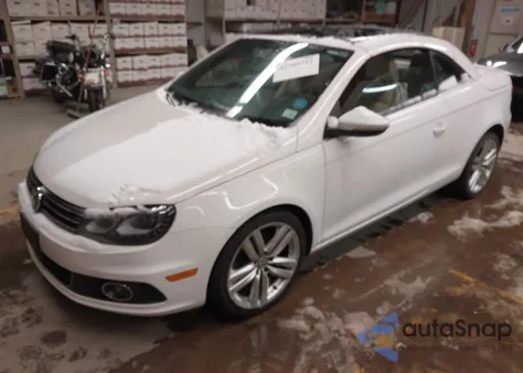 2012 Volkswagen Eos Executive z USA, uszkodzony, nr VIN WVWFW7AH0CV009066